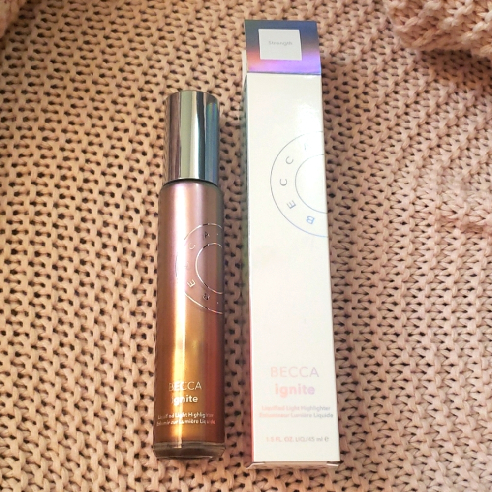 Brand new Becca liquid highlighter